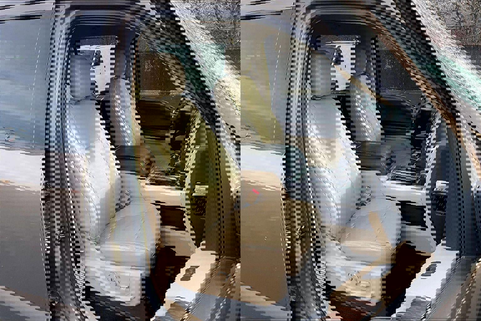 Used 2016 Ford F150 Lariat w/ Equipment Group 502A Luxury image 8