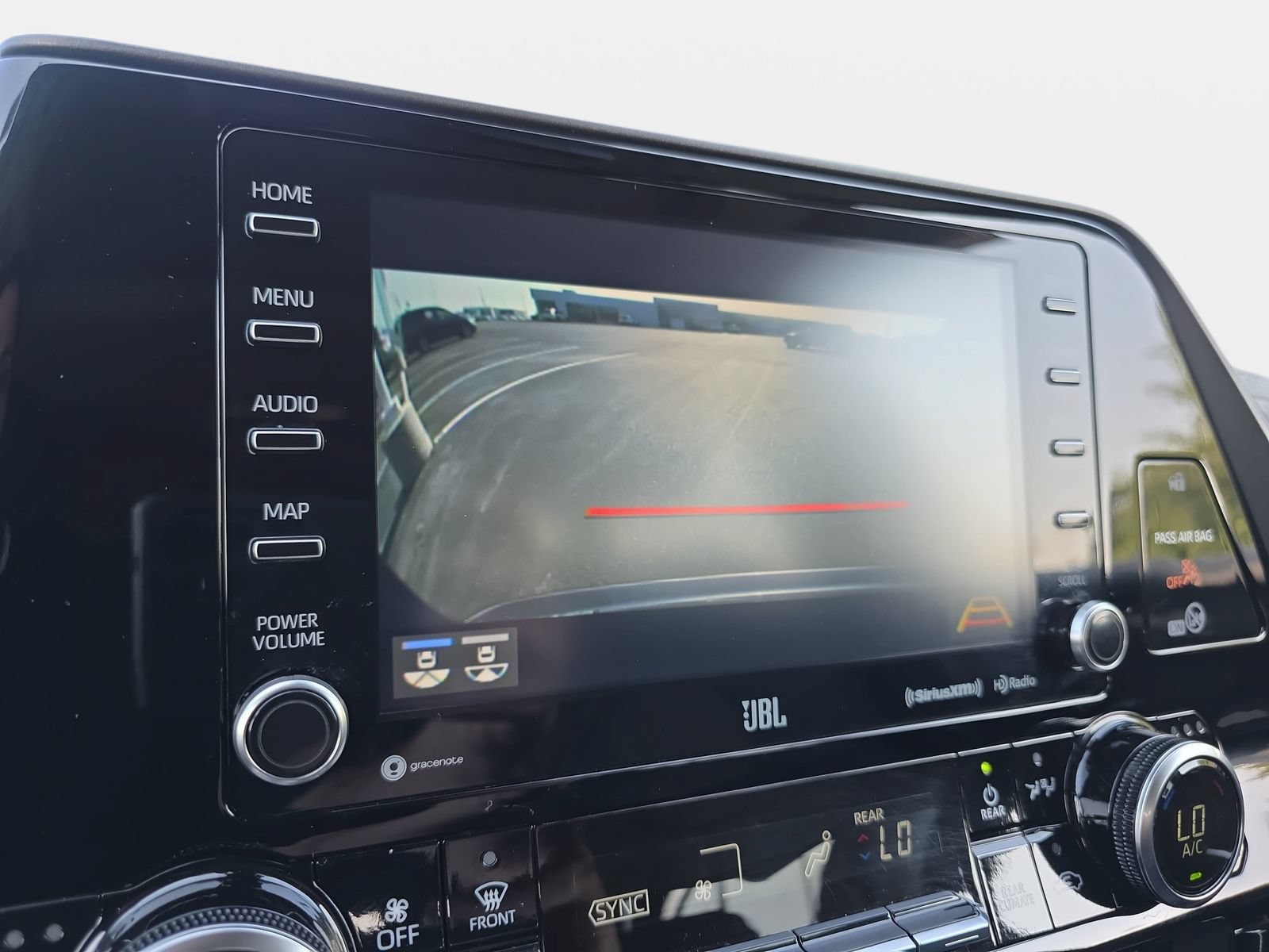 Used 2020 Toyota Highlander Limited FWD image 24