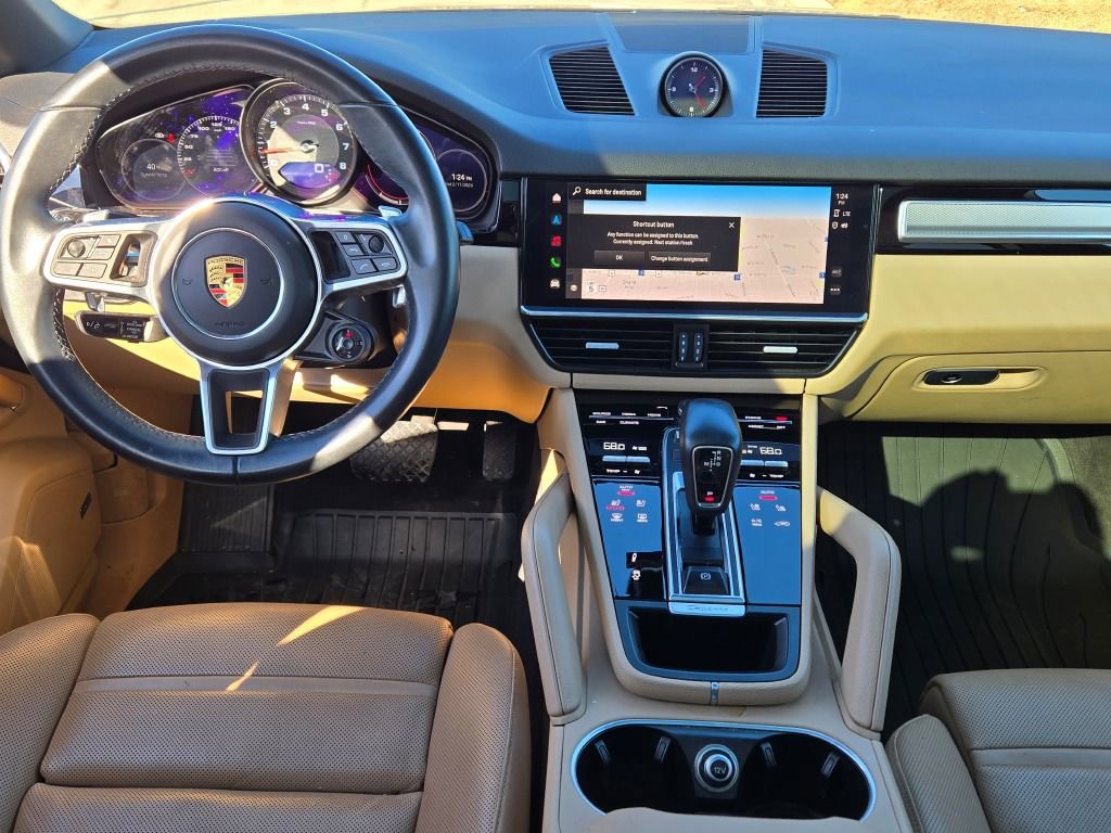Certified 2023 Porsche Cayenne Platinum Edition image 32