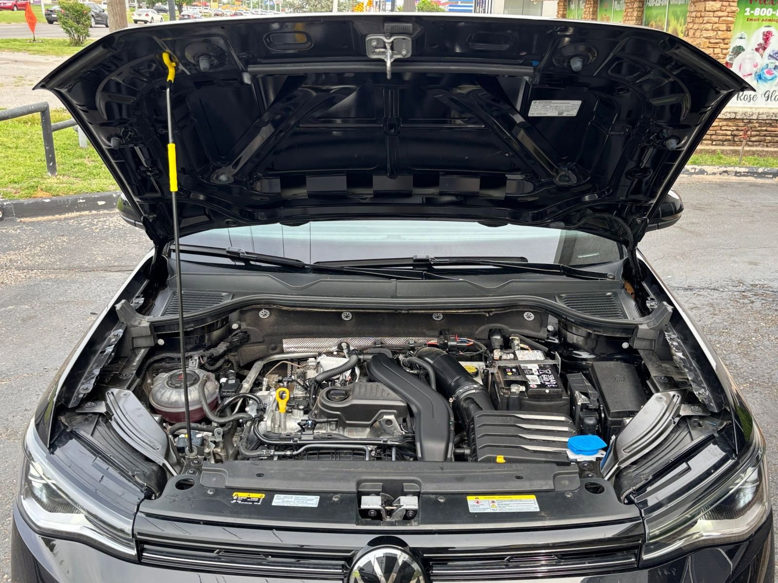 Used 2025 Volkswagen Taos SE FWD image 33