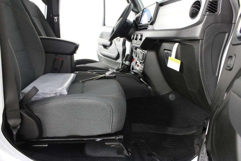 New 2026 Jeep Gladiator Sport AWD/4WD image 19