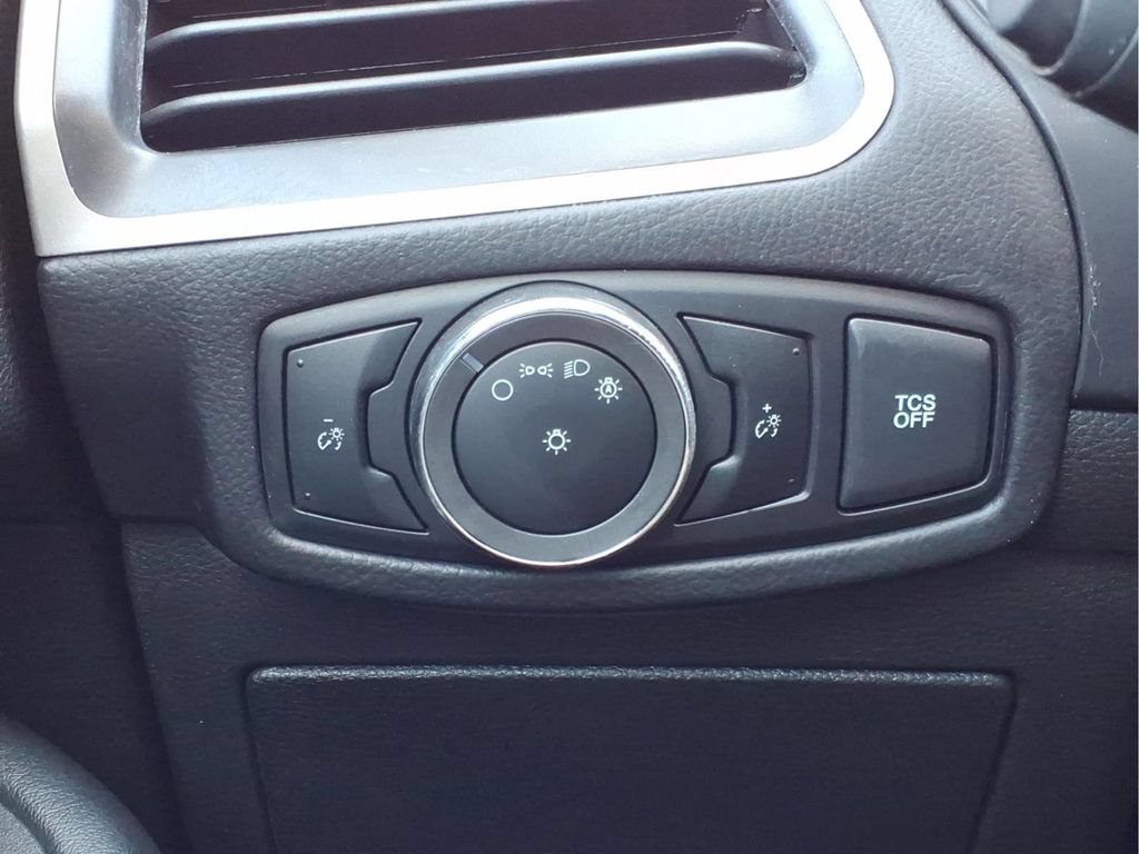 Used 2024 Ford Edge SEL AWD/4WD image 19