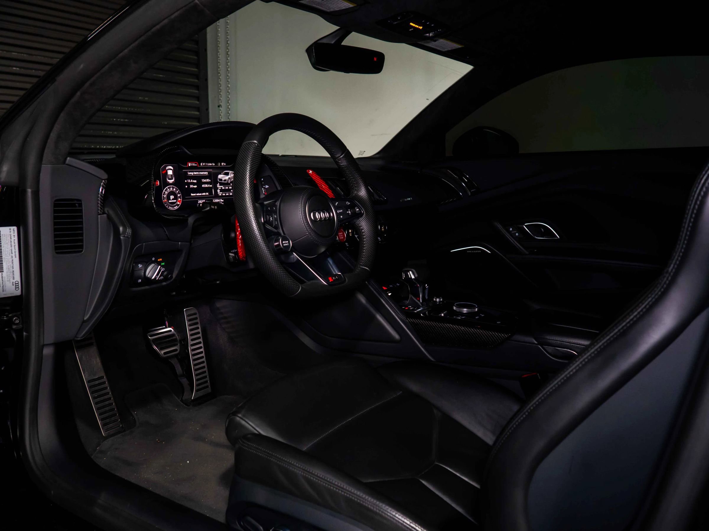 Used 2018 Audi R8 V10 w/ Premium Package image 20