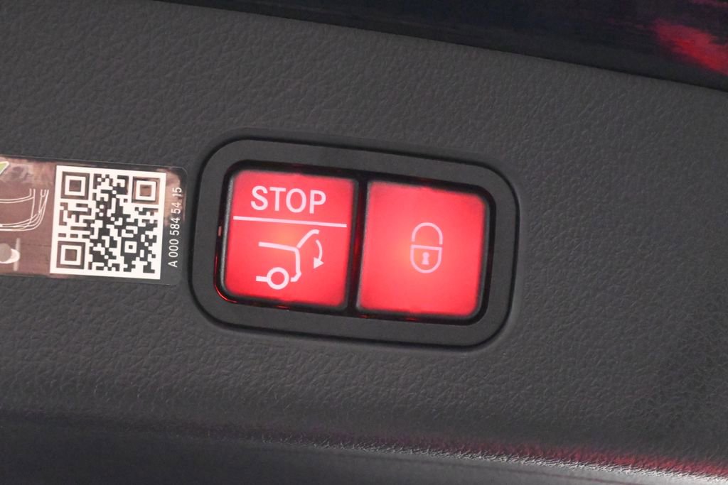 Used 2024 Mercedes-Benz GLC 43 AMG 4MATIC image 35