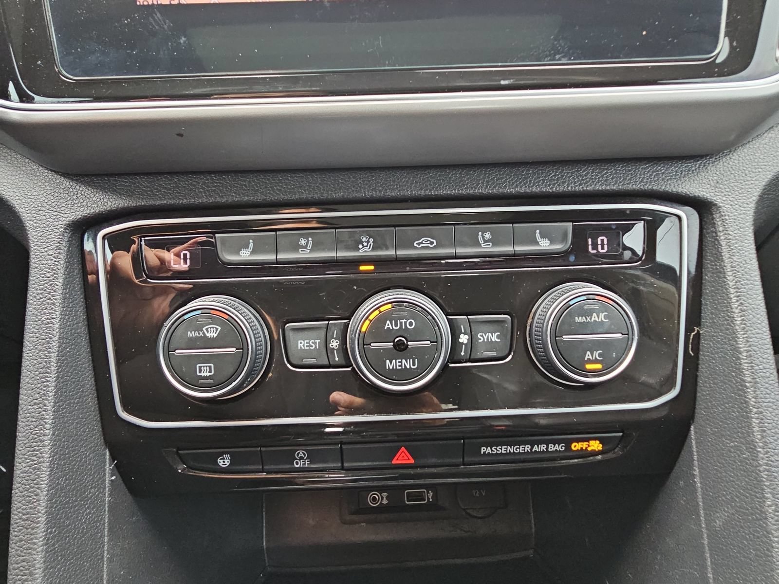 Used 2019 Volkswagen Atlas SEL Premium AWD/4WD image 25