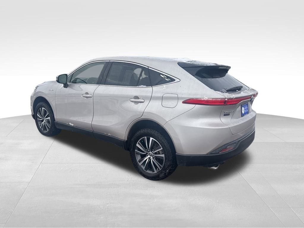 Used 2021 Toyota Venza XLE image 3