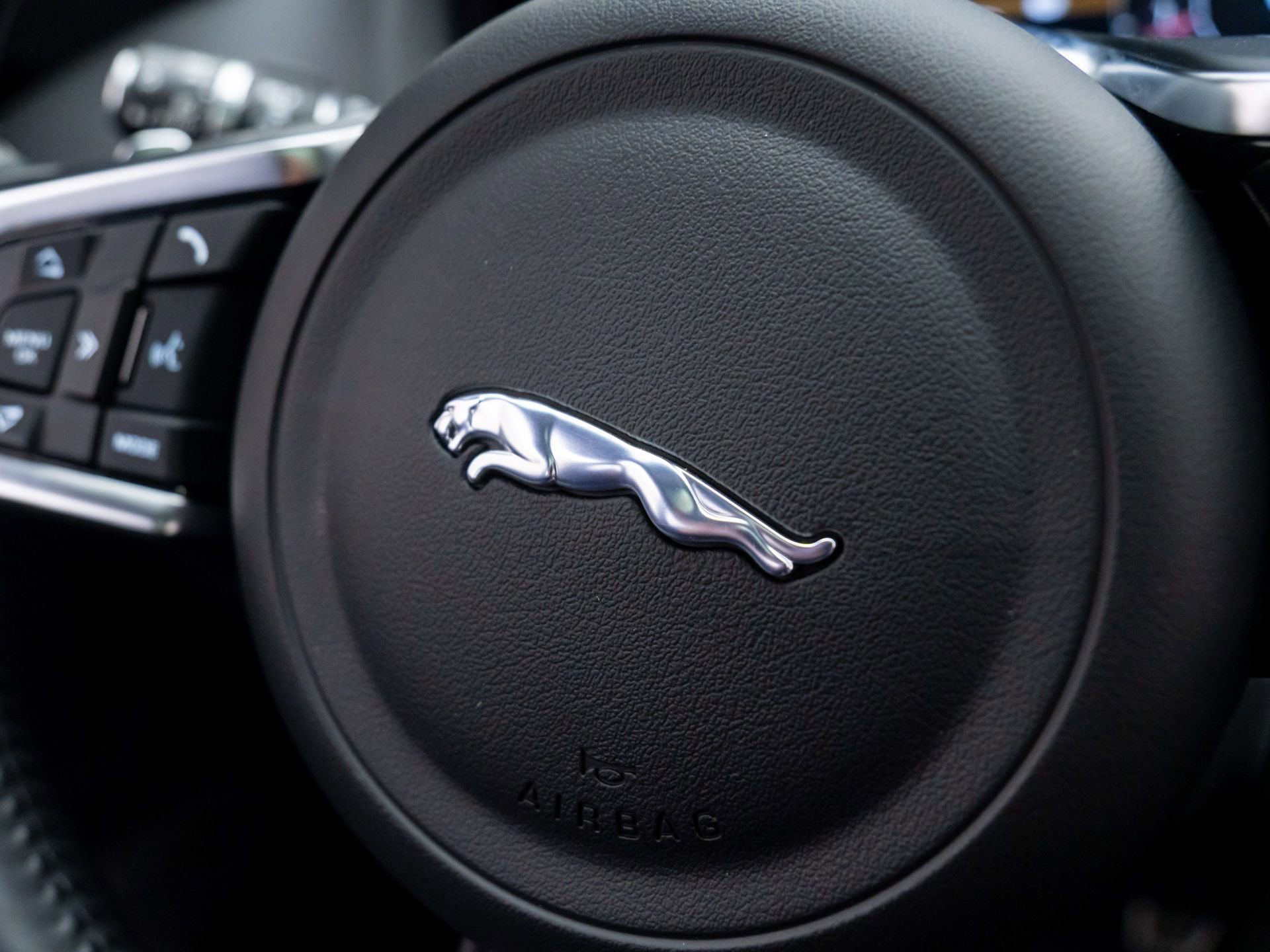 Used 2020 Jaguar F-PACE S image 20