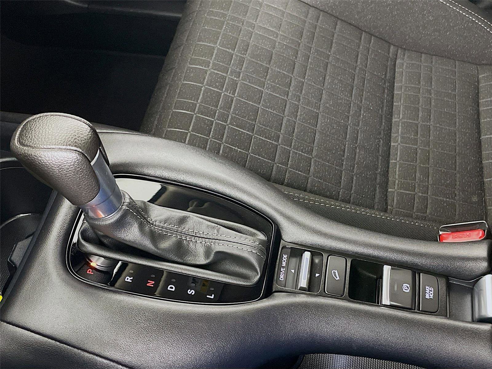 Used 2023 Honda HR-V LX image 21