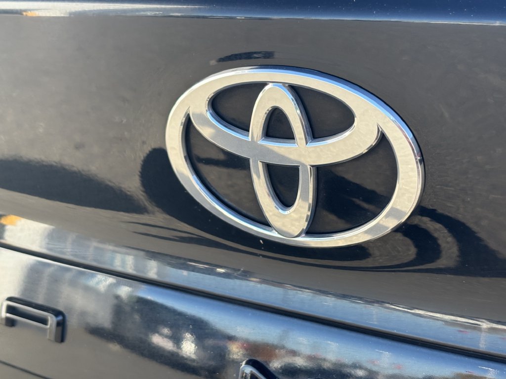 Used 2025 Toyota Camry SE FWD image 10