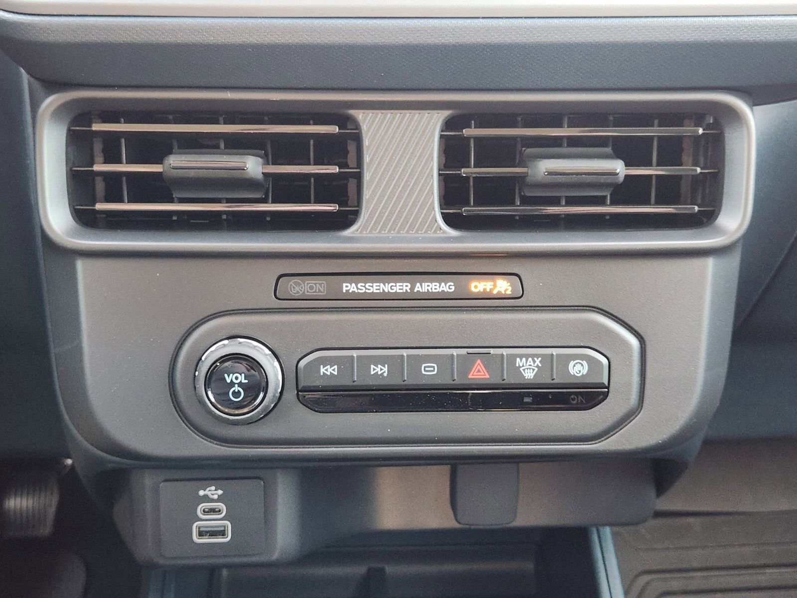 New 2026 Ford Maverick XL image 18