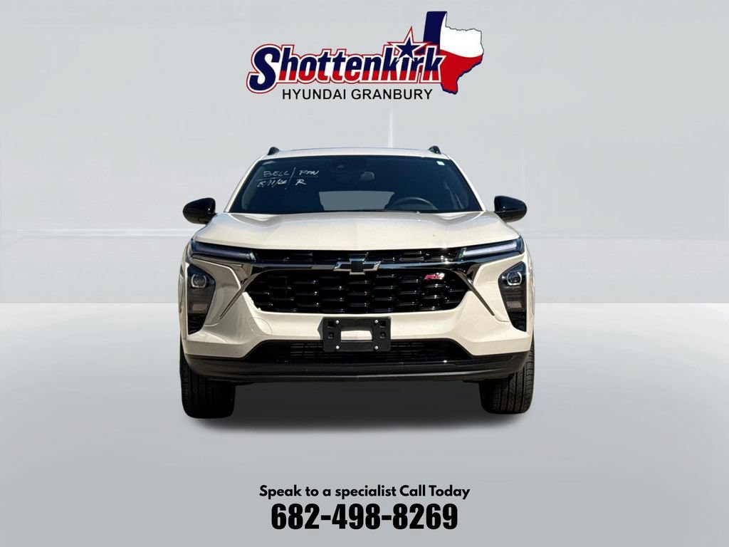 Used 2026 Chevrolet Trax RS w/ Sunroof Package FWD image 2