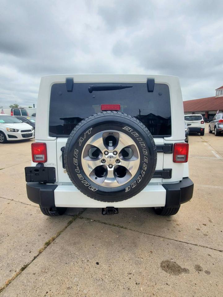 Used 2016 Jeep Wrangler Unlimited Sahara w/ Connectivity Group AWD/4WD image 8