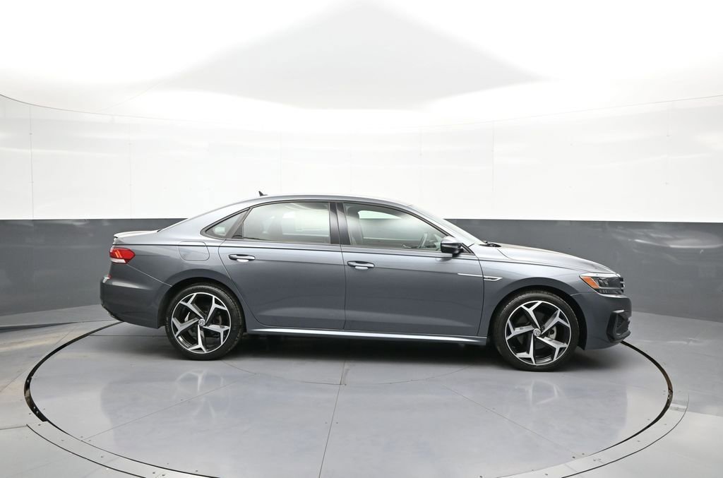 Used 2021 Volkswagen Passat 2.0T R-Line image 5