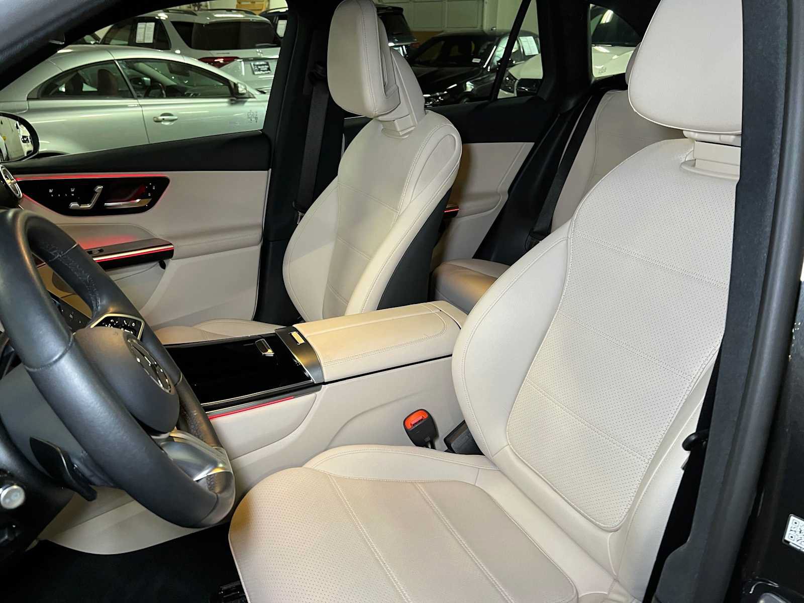 Used 2026 Mercedes-Benz GLC 300 4MATIC image 25