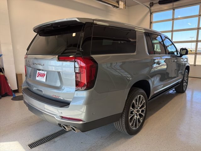 Used 2026 GMC Yukon XL Denali w/ Sun & Power Step Package AWD/4WD image 11