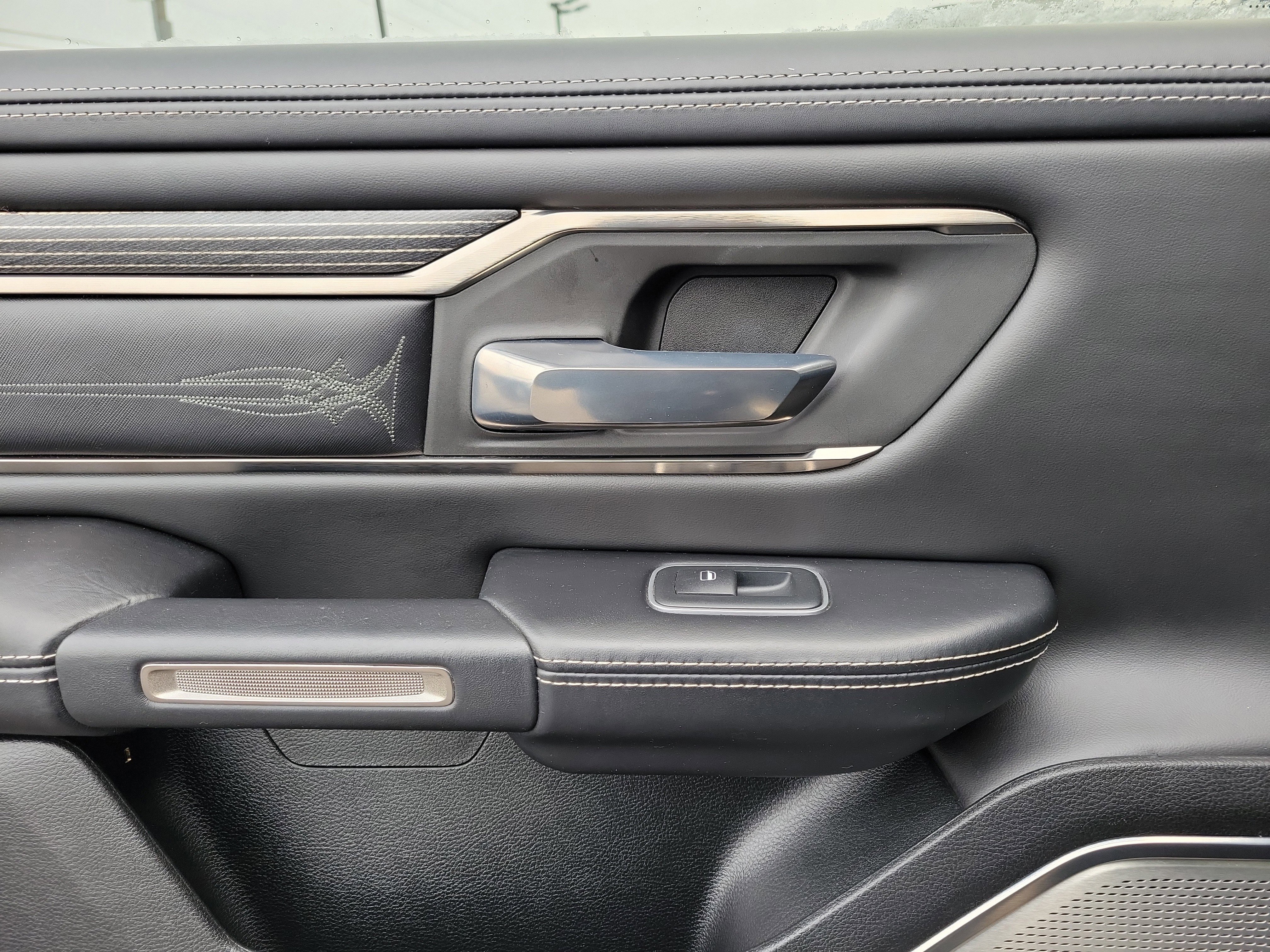 Used 2020 RAM 1500 Limited image 12