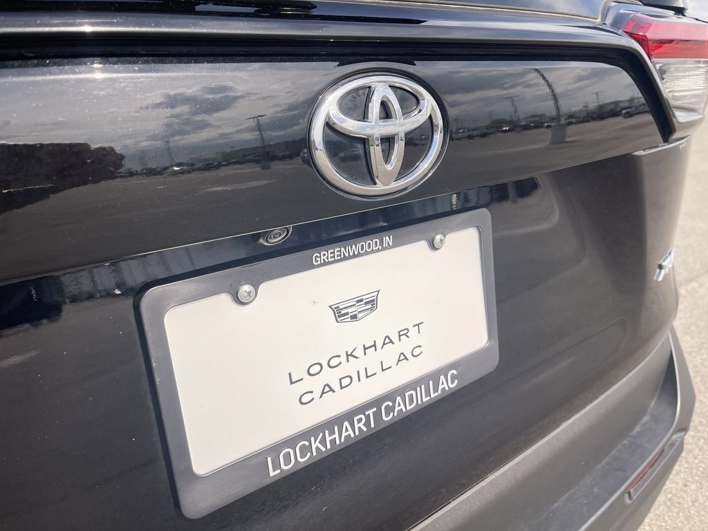 Used 2025 Toyota RAV4 XLE FWD image 14