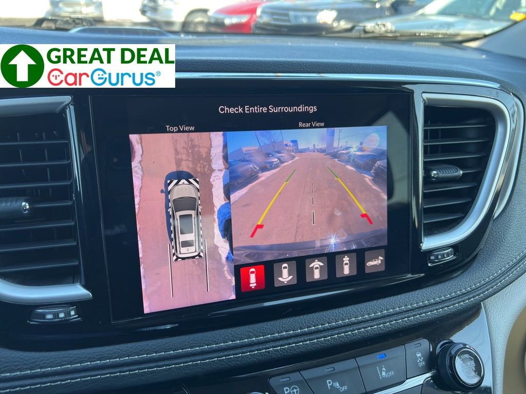 Used 2022 Chrysler Pacifica Touring-L w/ Uconnect Theater Family Group FWD image 14