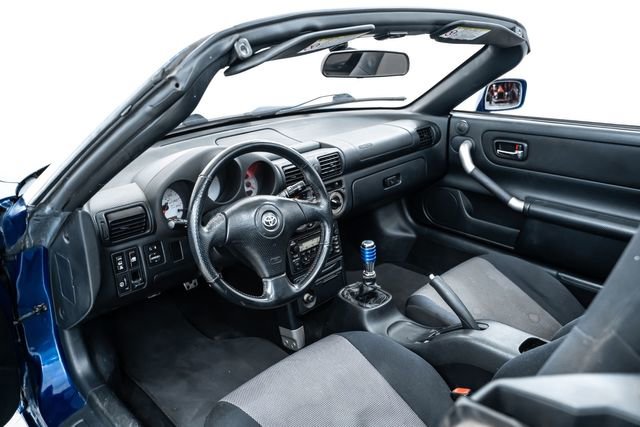 Used 2001 Toyota MR2 RWD image 18
