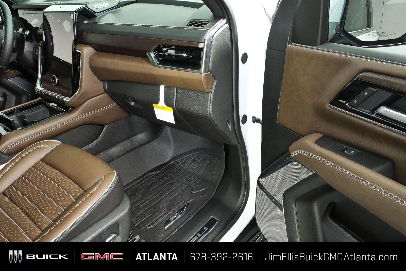 New 2026 GMC Yukon XL Denali Ultimate w/ LPO, Floor Liner Package AWD/4WD image 25