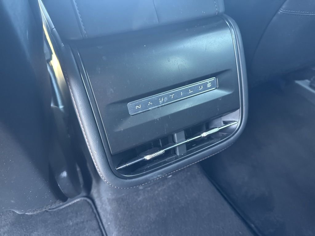 Used 2024 Lincoln Nautilus Premier w/ Jet Appearance Package image 37