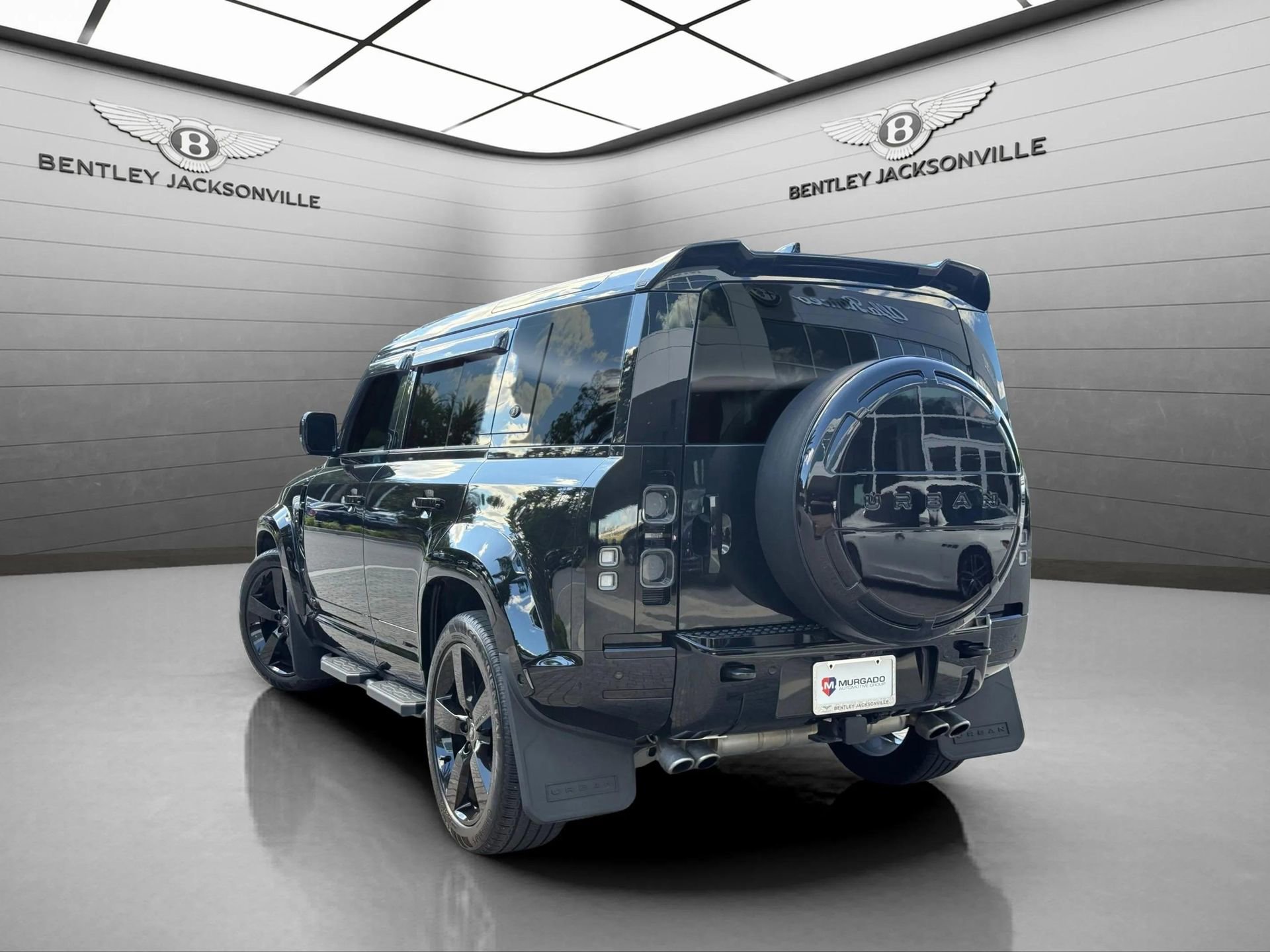 Used 2023 Land Rover Defender 110 Carpathian Edition image 3