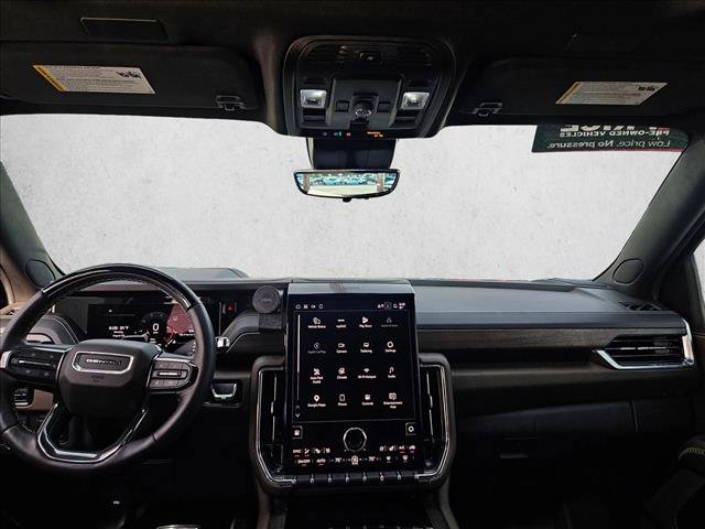 Used 2025 GMC Yukon Denali Ultimate w/ LPO, Floor Liner Package AWD/4WD image 15
