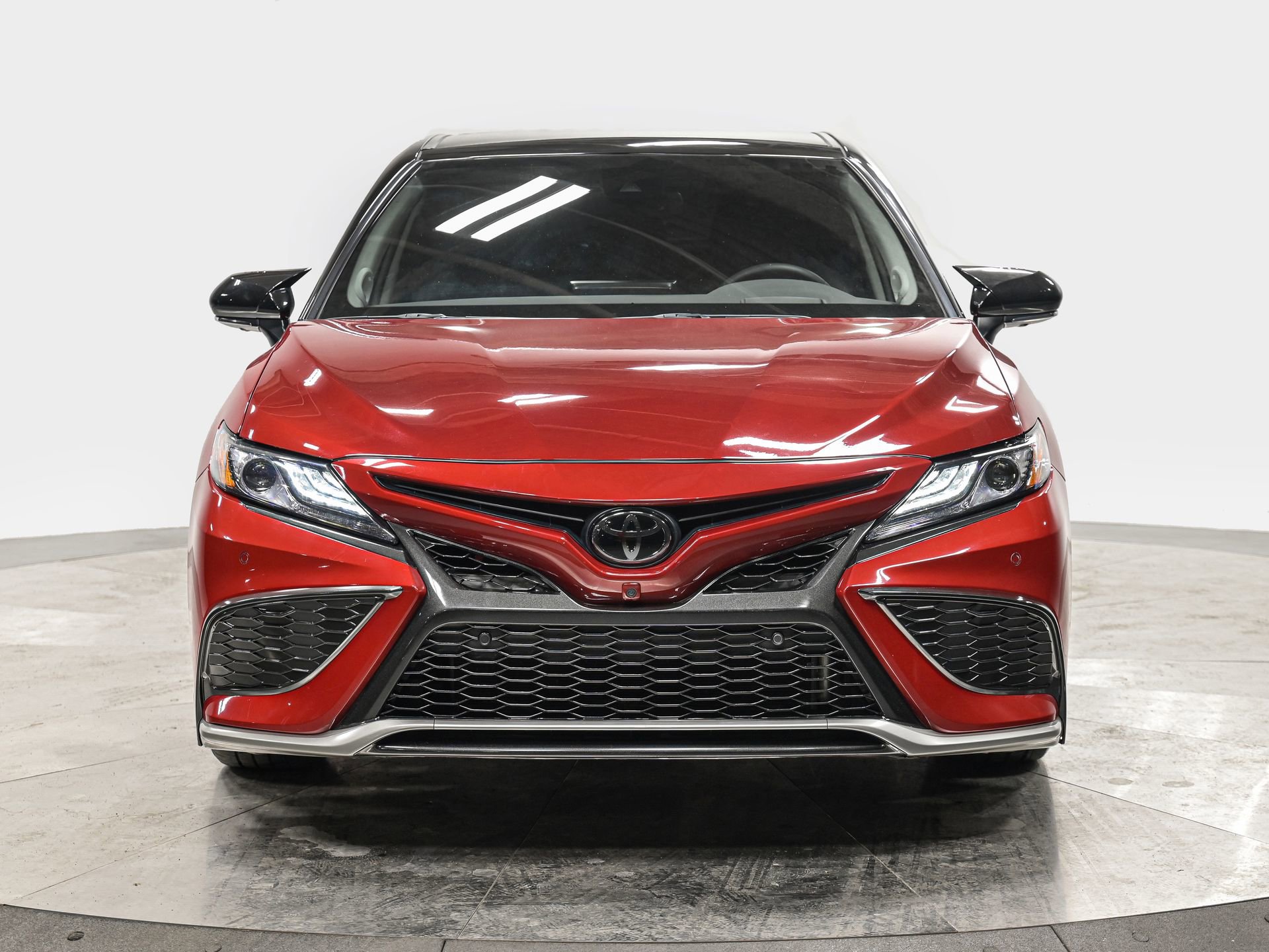 Used 2024 Toyota Camry XSE w/ Navigation Package image 9