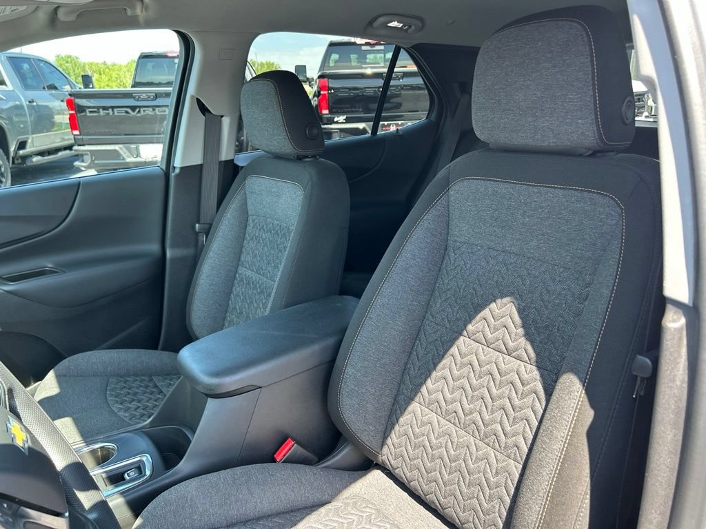 Used 2023 Chevrolet Equinox LT w/ LPO, Floor Liner Package AWD/4WD image 18