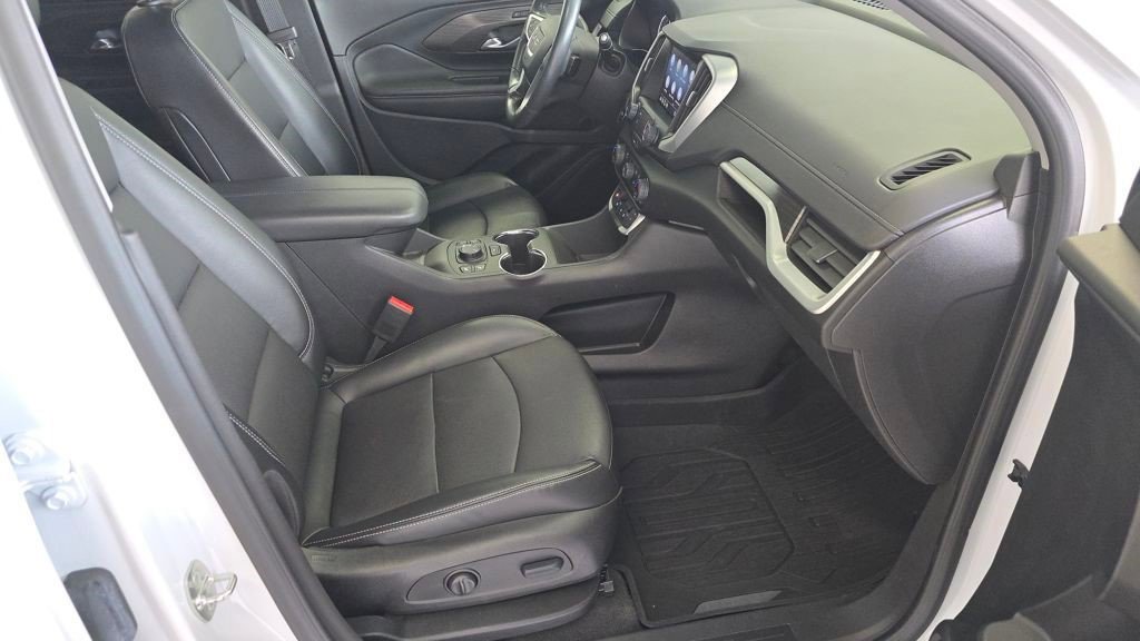 Certified 2022 GMC Terrain SLT w/ Tech Package image 9