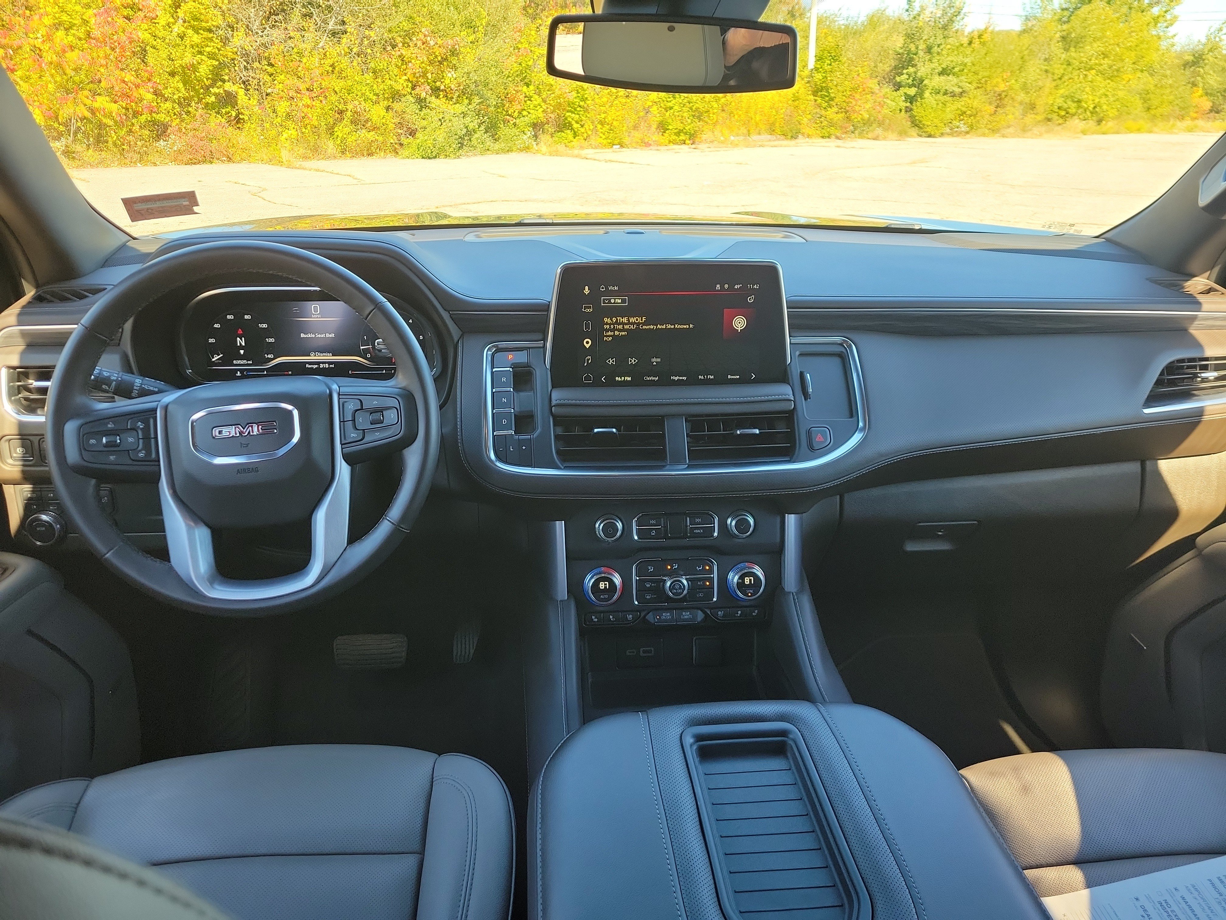 Used 2023 GMC Yukon SLT w/ SLT Premium Package AWD/4WD image 19