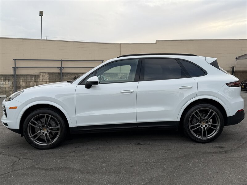 Used 2023 Porsche Cayenne S Platinum w/ Premium Package Plus AWD/4WD image 10