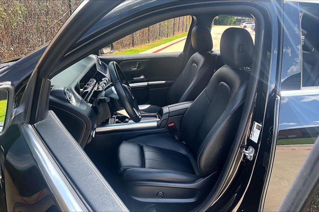 Used 2025 Mercedes-Benz GLA 250 image 33