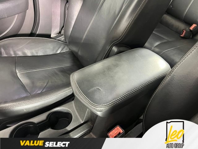 Used 2010 Chrysler Sebring Touring w/ Hands-Free Convenience Group FWD image 19