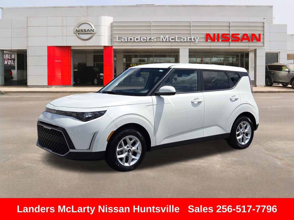 Used 2024 Kia Soul LX w/ Option Group 015 FWD image 9