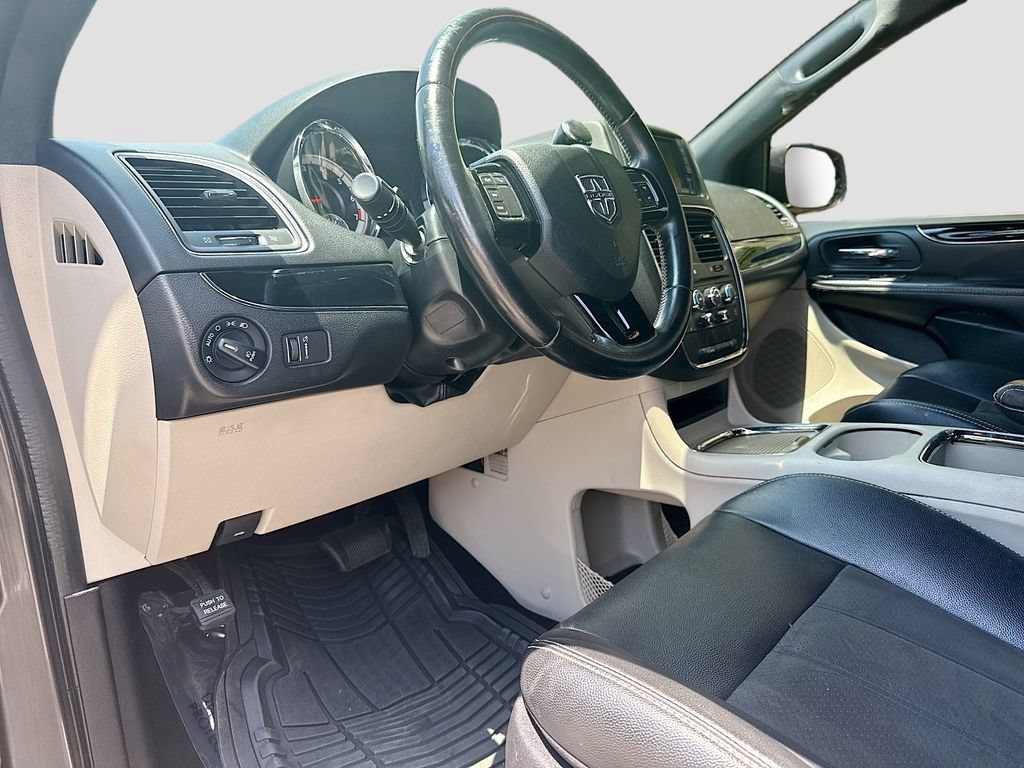Used 2020 Dodge Grand Caravan SXT FWD image 10