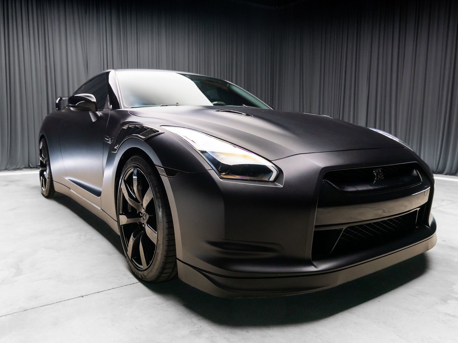 Used 2009 Nissan GT-R Premium AWD/4WD image 18