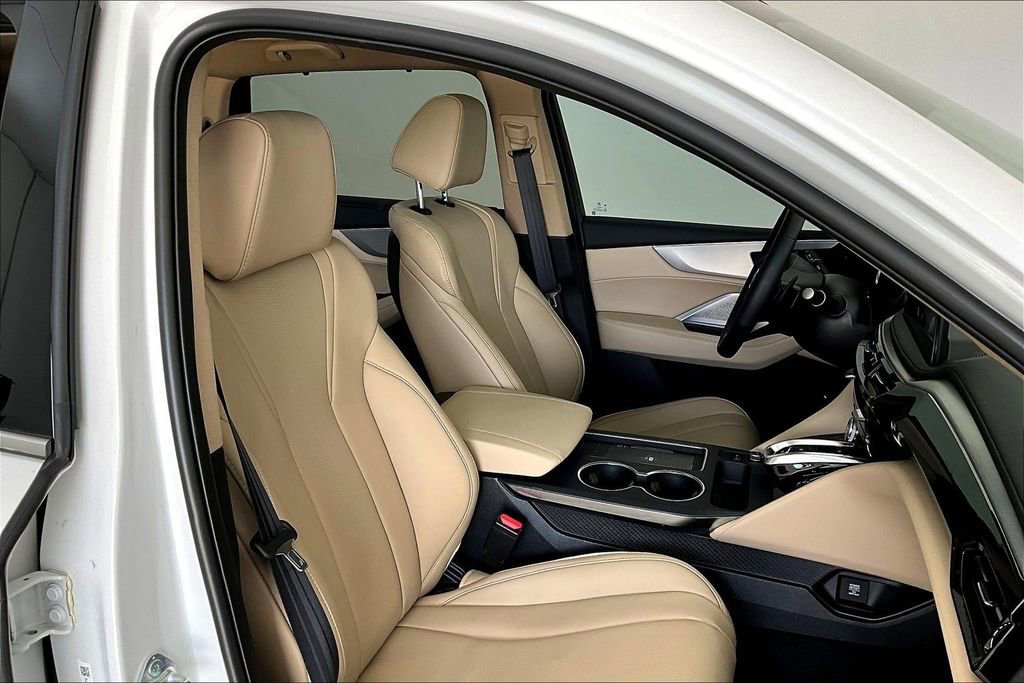 Certified 2026 Acura MDX w/ Technology Package FWD image 10