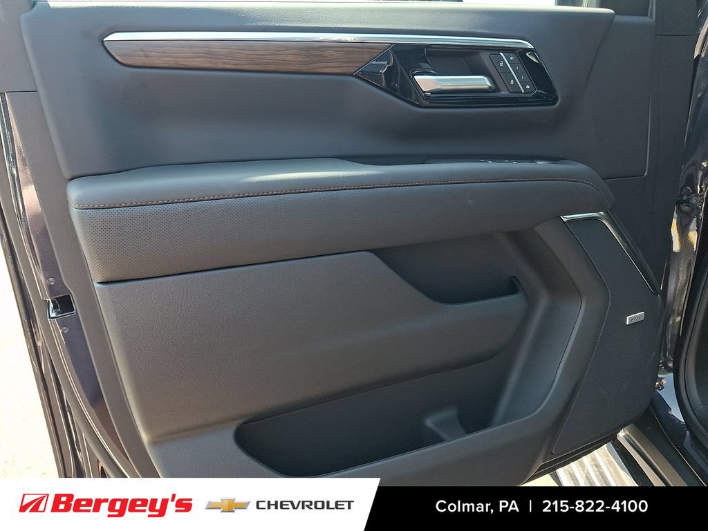 New 2026 Chevrolet Suburban High Country AWD/4WD image 9