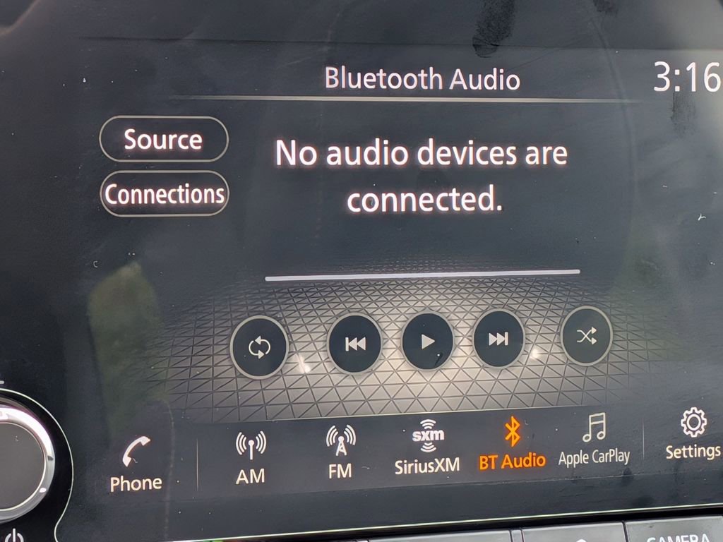 Used 2025 Nissan Pathfinder SV w/ SV Premium Package FWD image 16