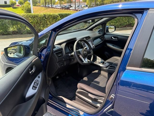Used 2025 Nissan Leaf S FWD image 14