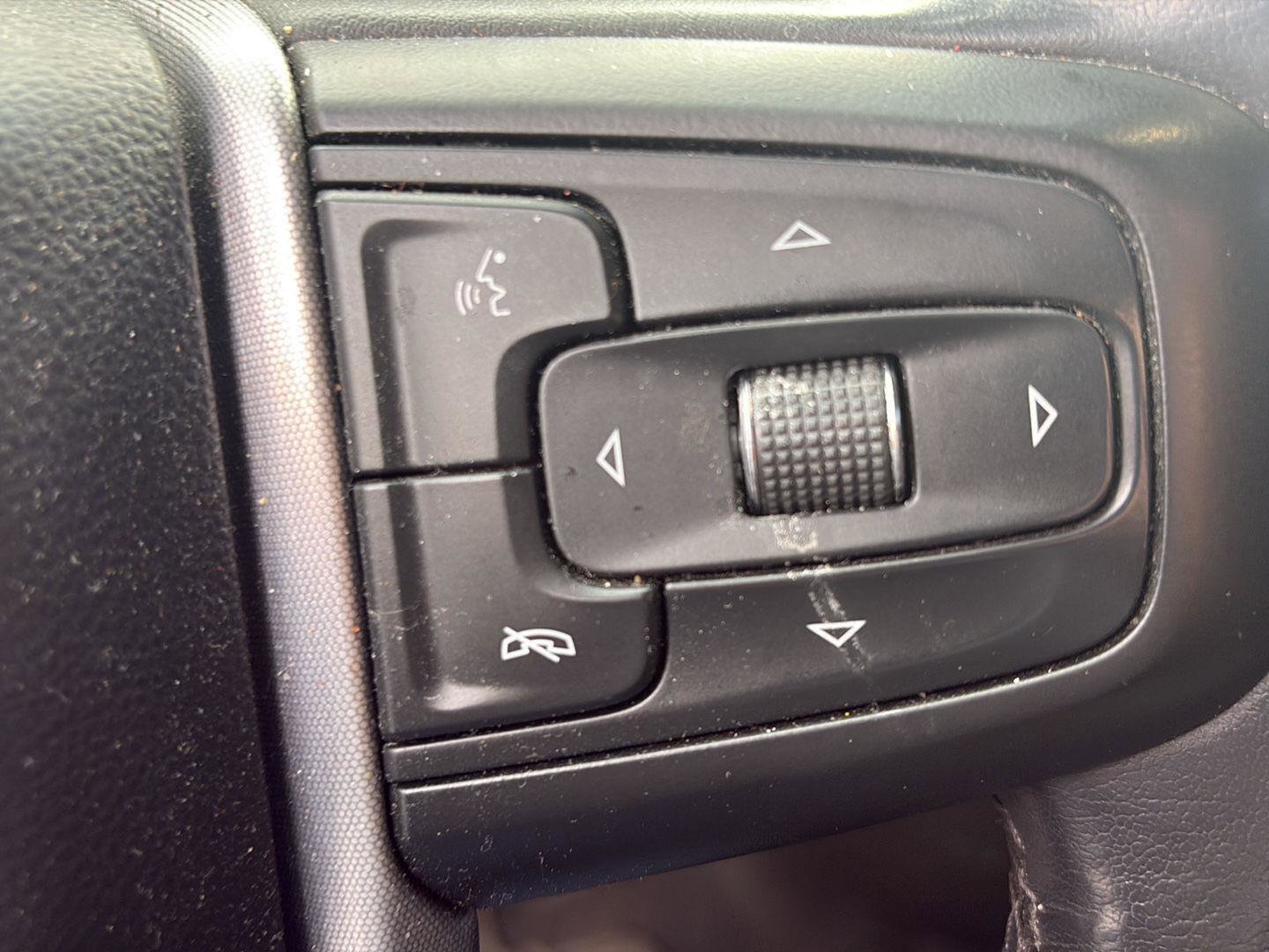 Used 2022 GMC Sierra 1500 SLE image 11