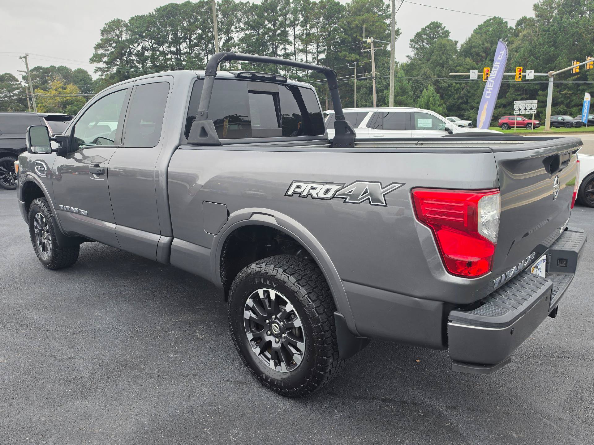 Used 2017 Nissan Titan PRO-4X w/ Pro-4x Convenience Package AWD/4WD image 3