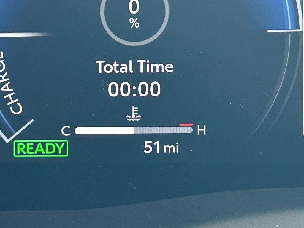 Used 2025 Toyota Camry XLE image 18