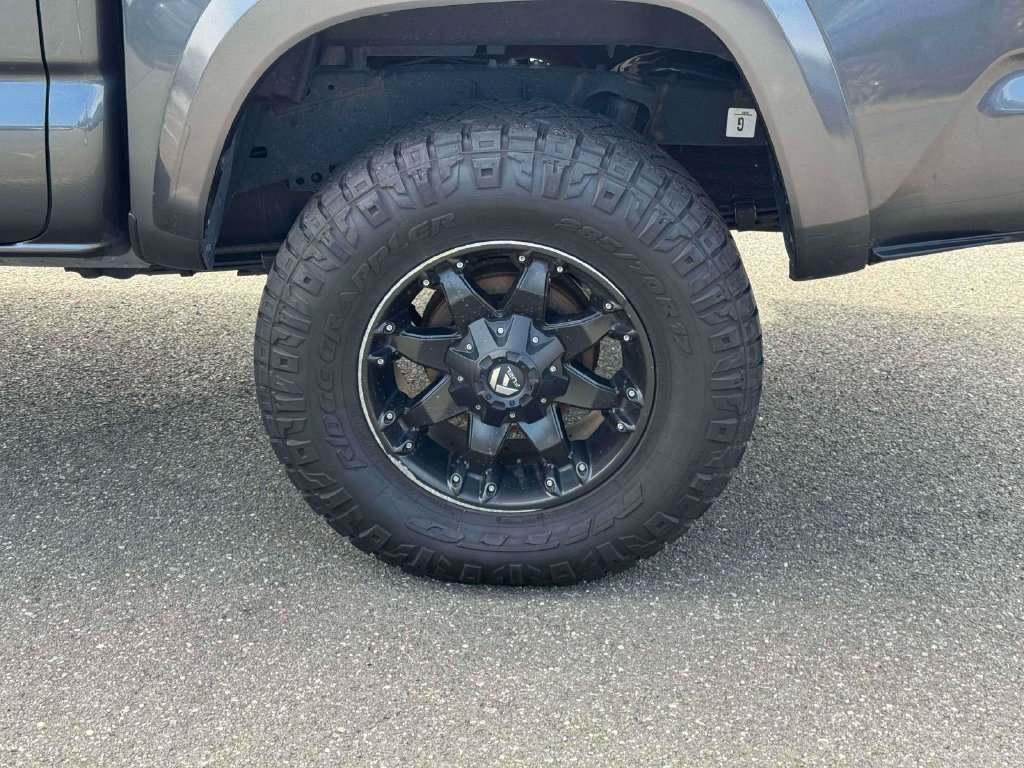 Used 2022 Toyota Tacoma SR5 AWD/4WD image 11