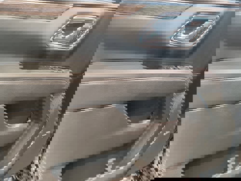 Used 2021 Chevrolet Tahoe Premier w/ Premium Package image 10