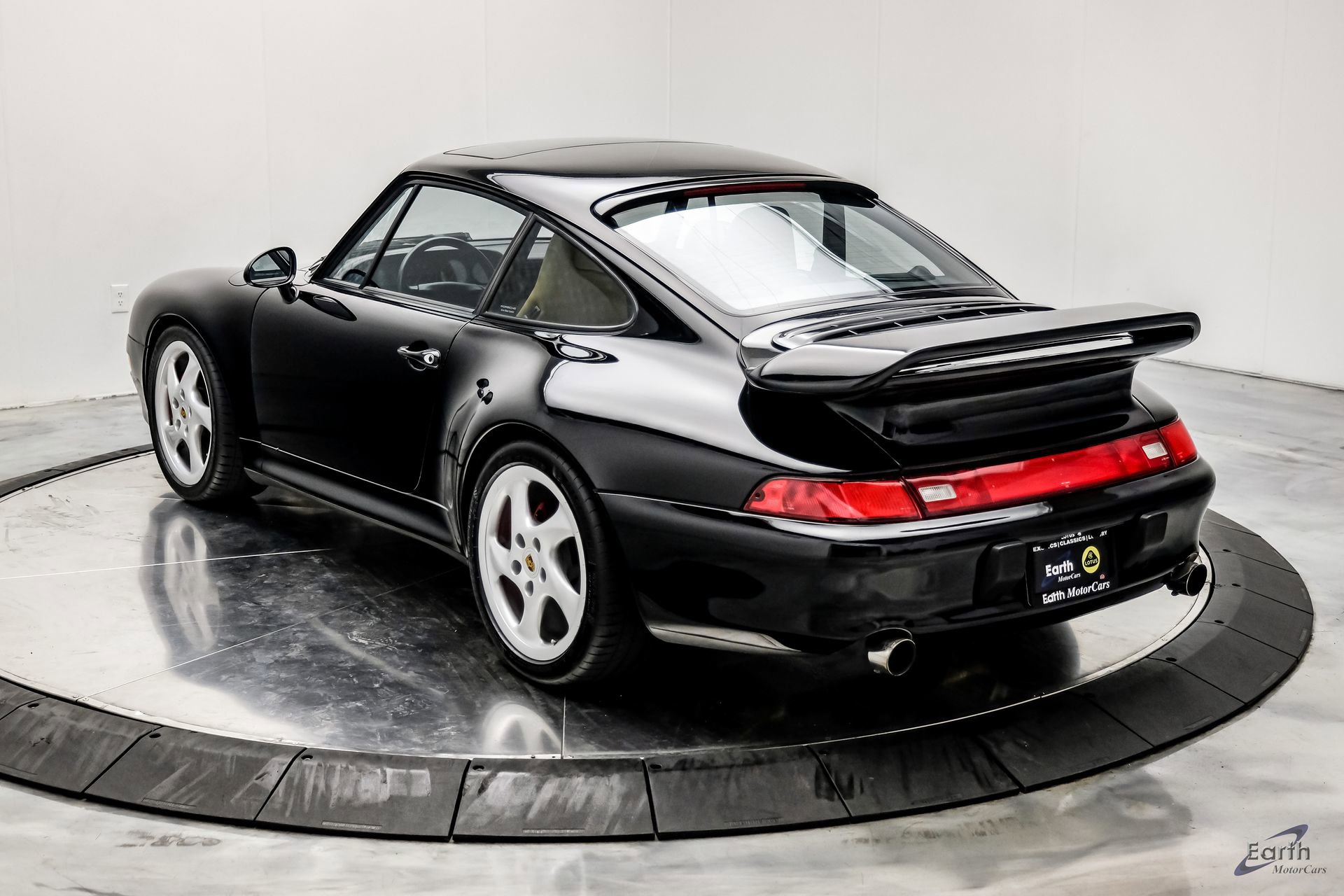 Used 1997 Porsche 911 Carrera S RWD image 16