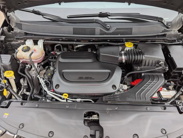 Used 2022 Chrysler Pacifica Touring-L FWD image 27