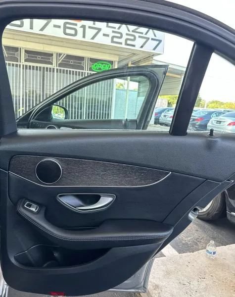 Used 2019 Mercedes-Benz C 300 4MATIC Sedan image 24