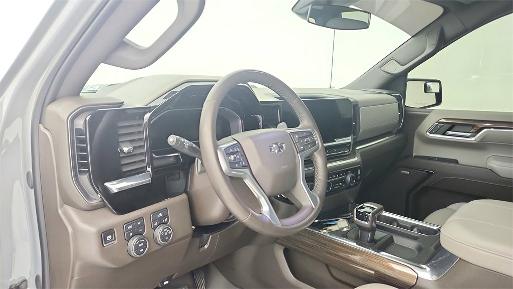 Certified 2024 Chevrolet Silverado 1500 LT Trail Boss w/ Convenience Package II image 14